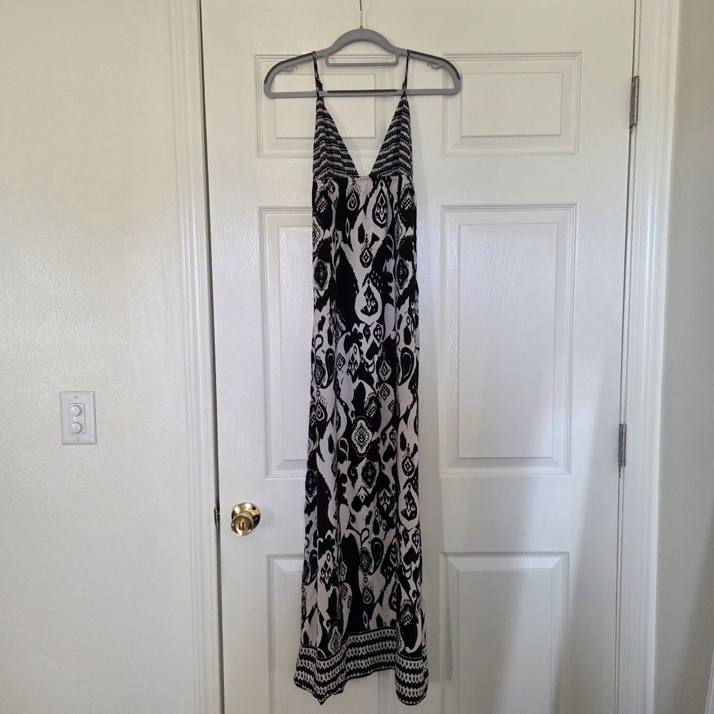 Forever 21 Black and White Maxi Dress